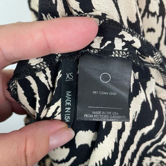 Elegant Black and Cream Women's Dress Reformation - Picture 9 of 10